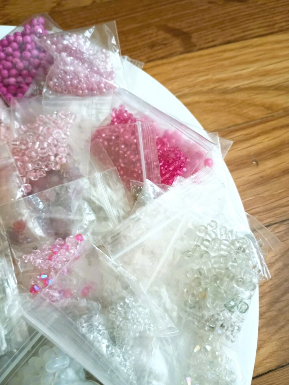 DIY Assorted Bulk Seed & Small Beads 1.9lb Pink & White Tones - Picture 7 of 9